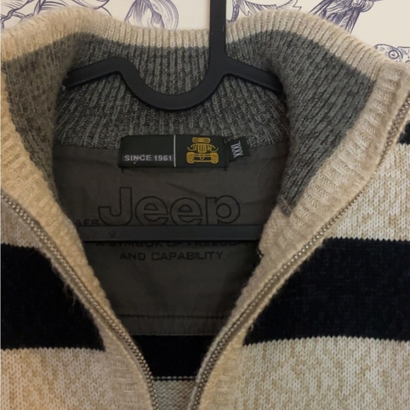 Vintage Jeep Zipup - Picture 5 of 5